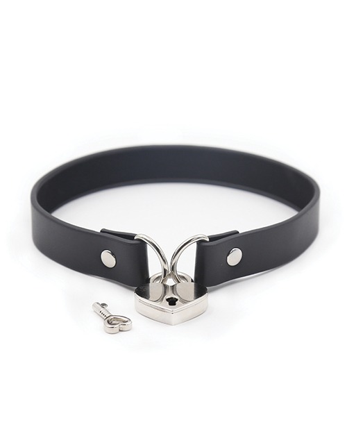 Plesur PVC Collar w/Heart Lock - Black